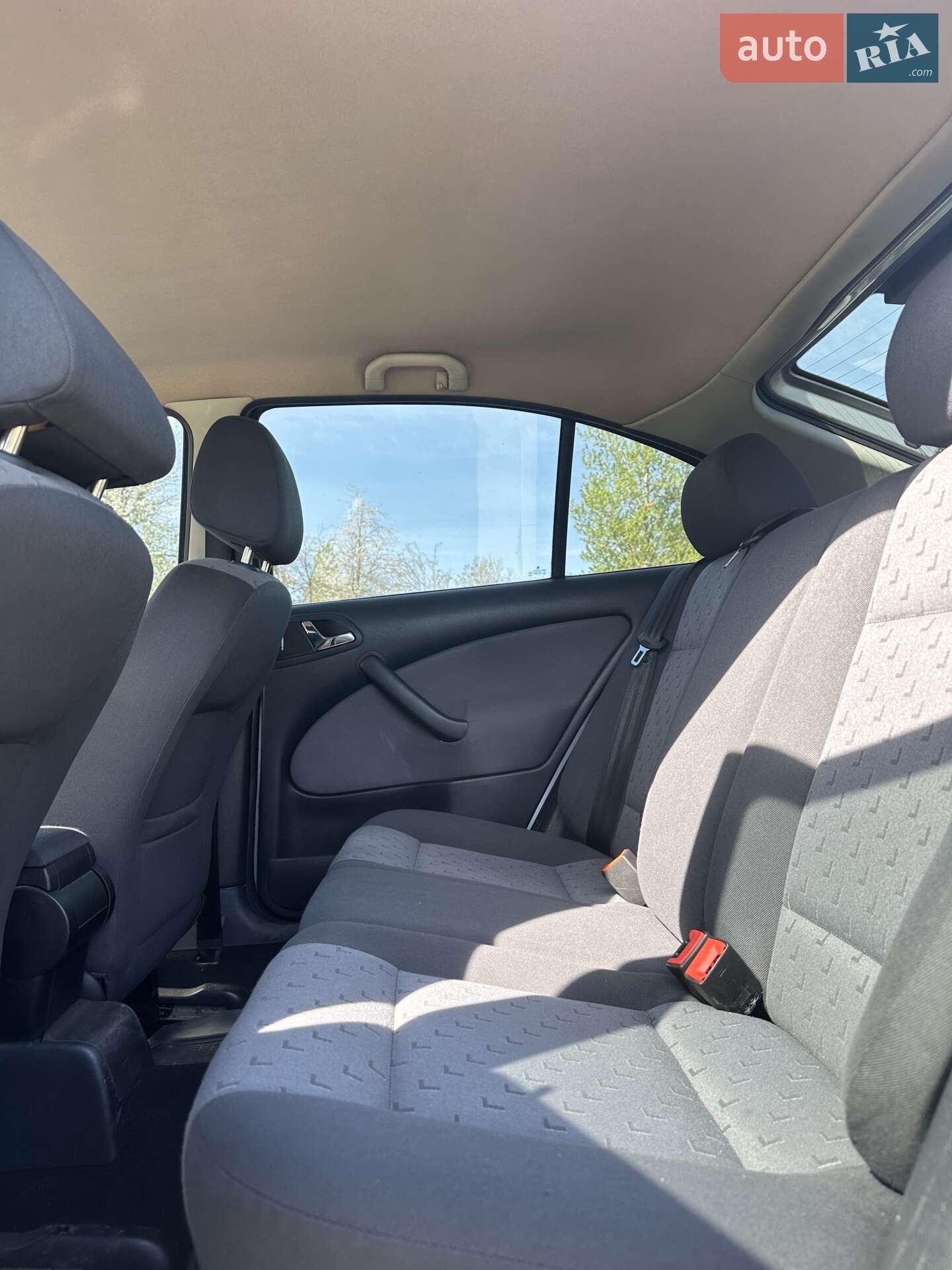 Skoda Octavia 2008 VIN TMBDG41U89B010198 фото оголошення 4 з 8