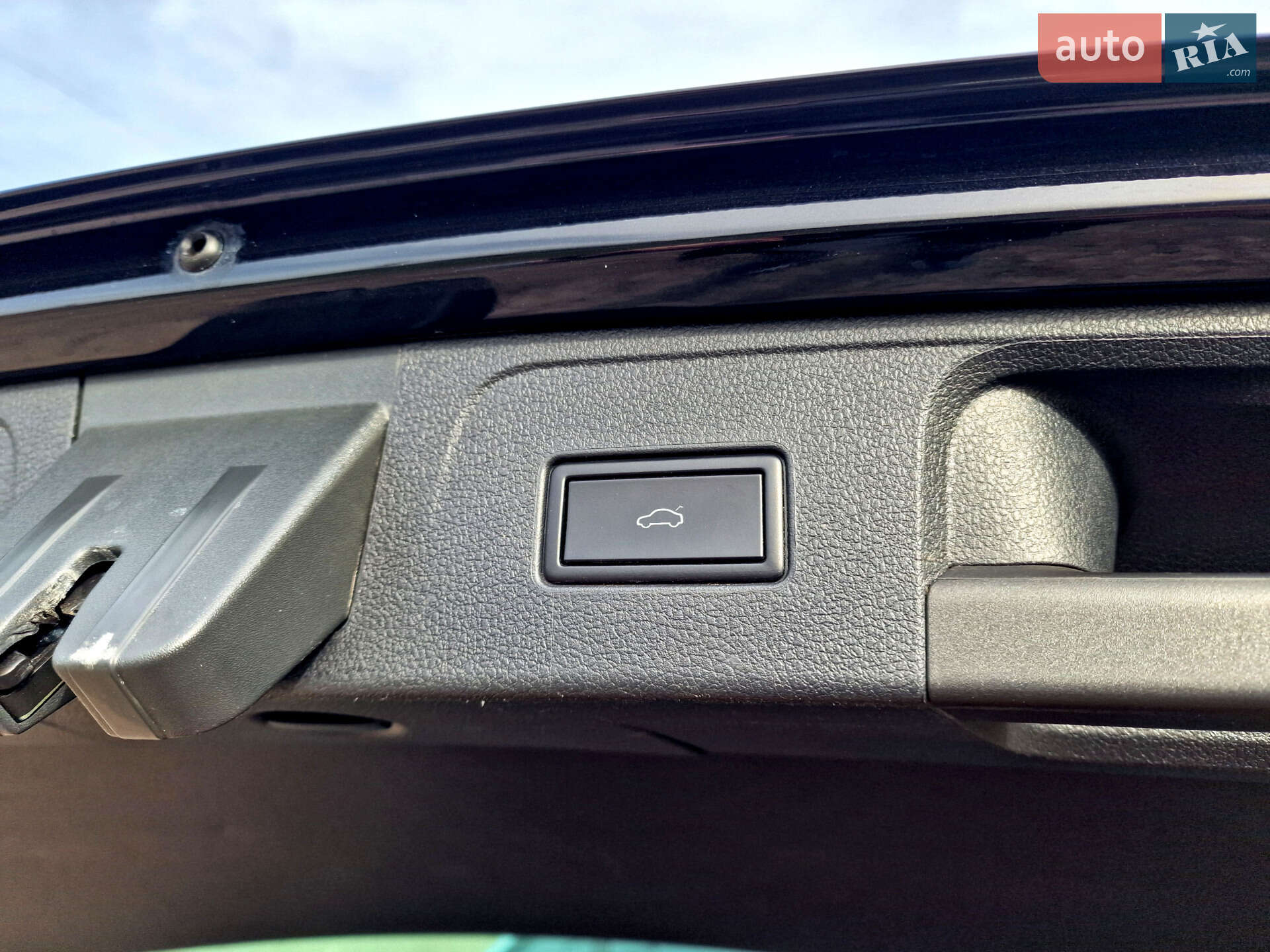 Volkswagen Passat 2019 VIN WVWZZZ3CZKE110852 фото оголошення 9 з 18
