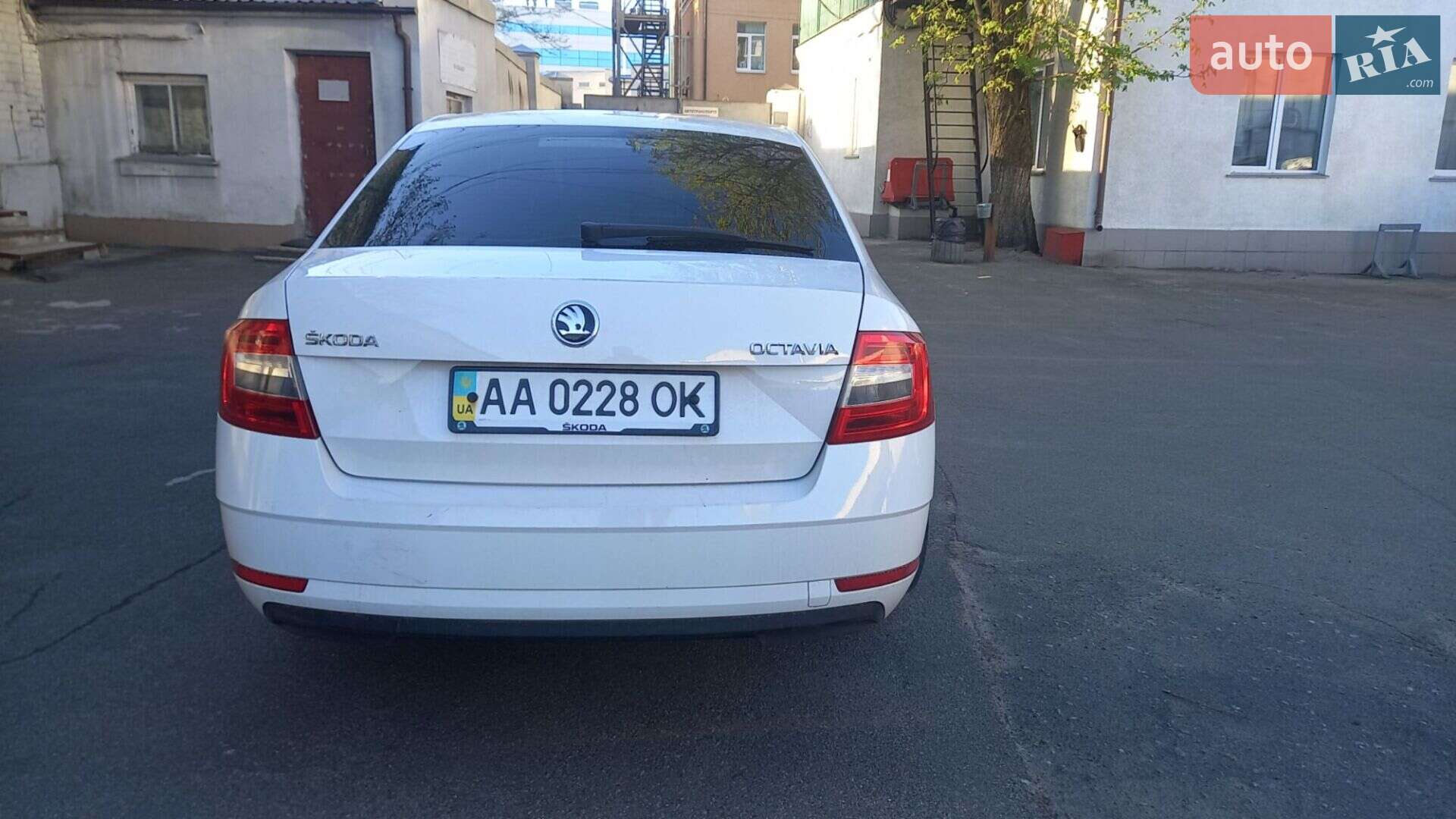 Skoda Octavia 2017 VIN TMBAC4NE3JB007604 фото оголошення 3 з 14