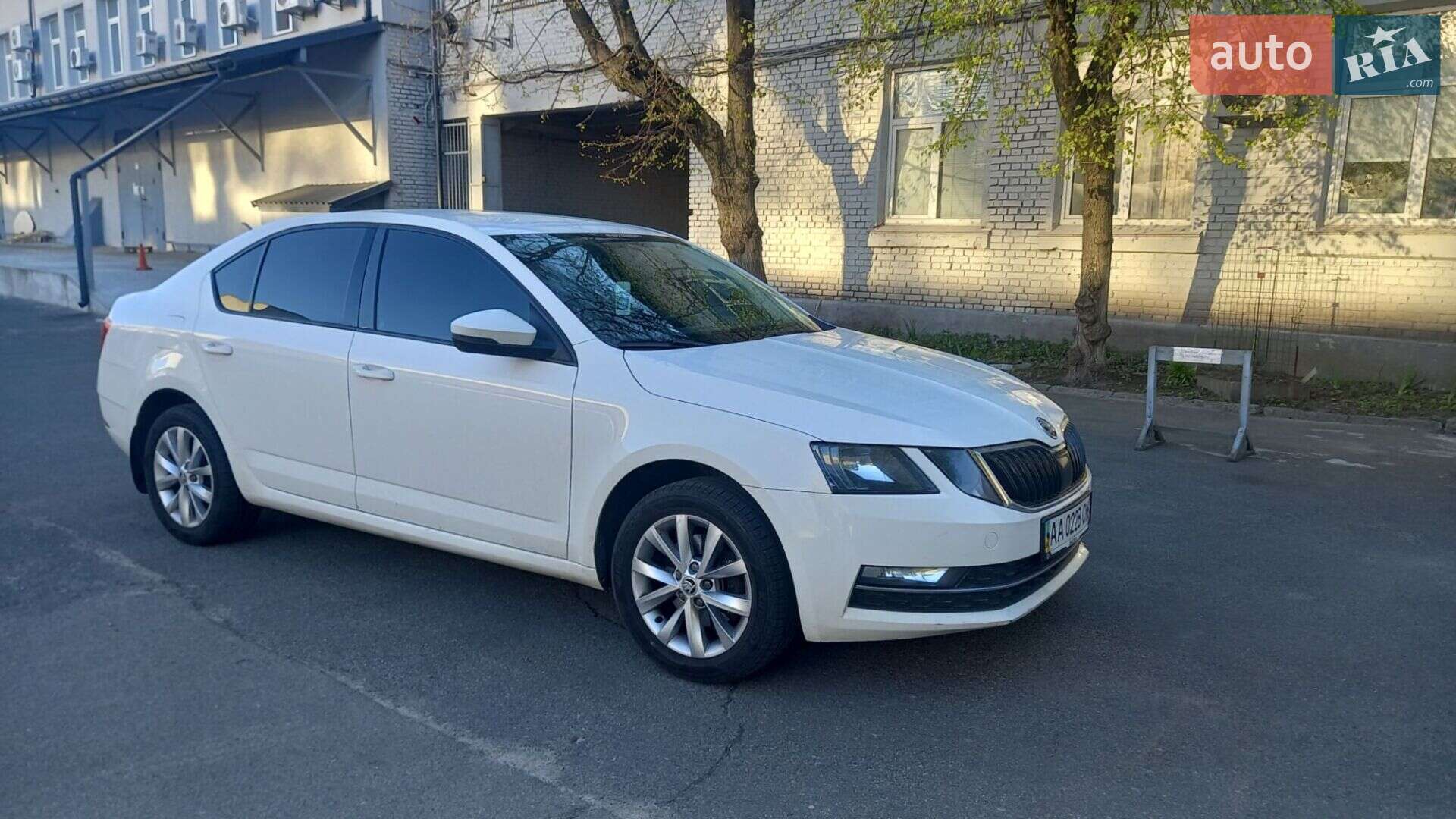 Skoda Octavia 2017 VIN TMBAC4NE3JB007604 фото оголошення 5 з 14
