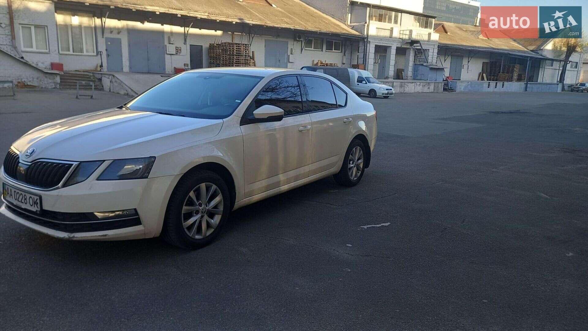 Skoda Octavia 2017 VIN TMBAC4NE3JB007604 фото оголошення 8 з 14