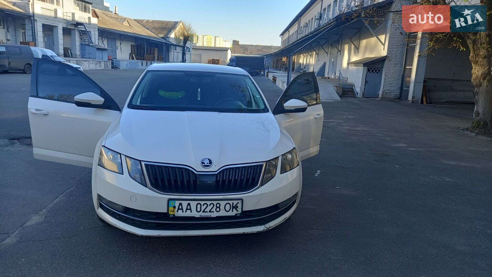 Skoda Octavia 2017 VIN TMBAC4NE3JB007604 фото оголошення 12 з 14