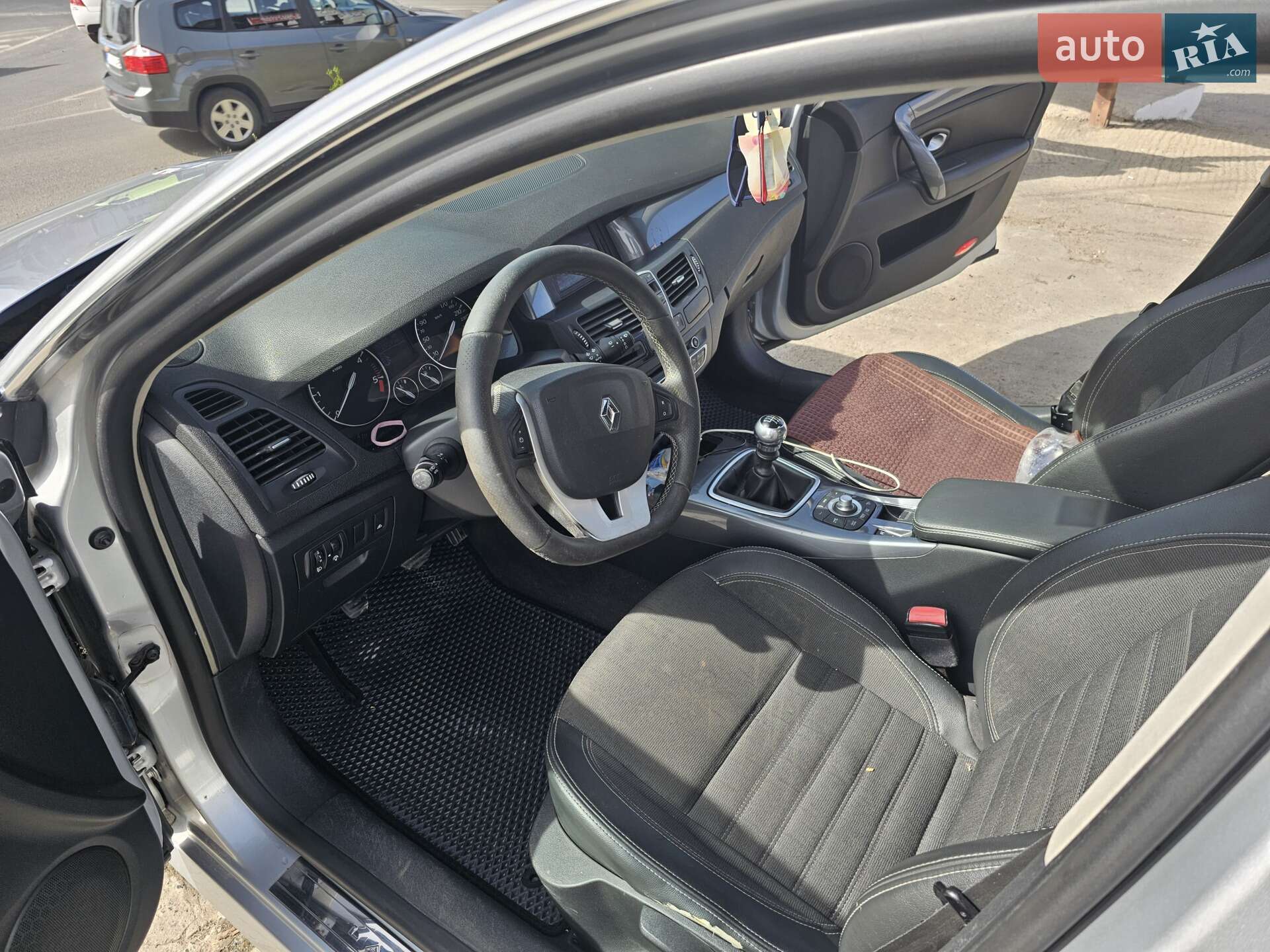 Renault Laguna 2011 VIN VF1KT1R0643945575 фото оголошення 5 з 12