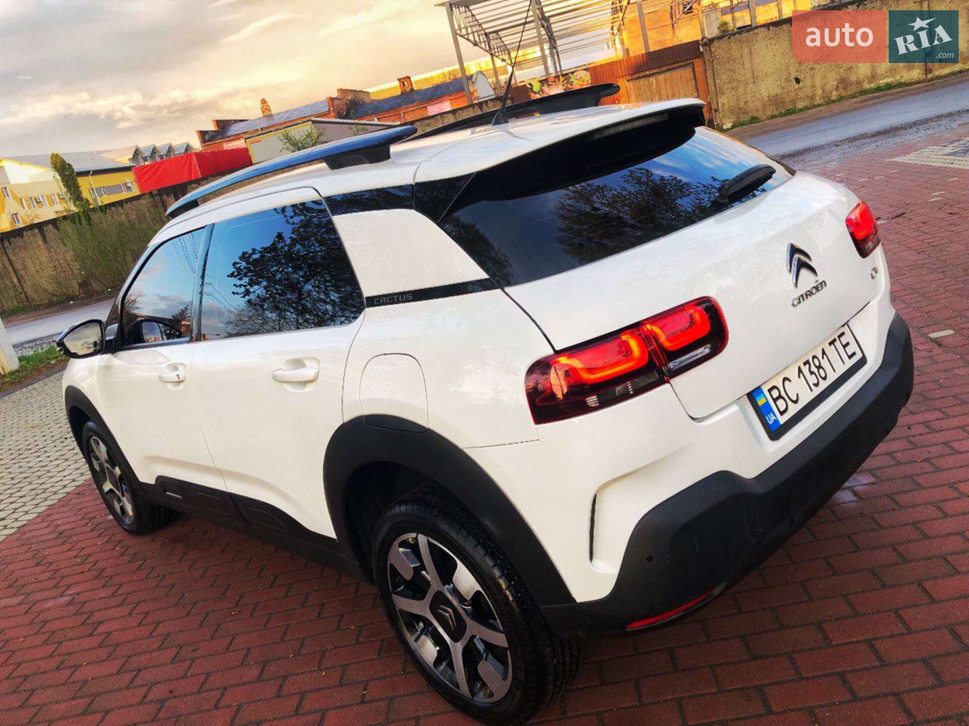 Citroen C4 Cactus 2018 VIN VF70BBHYHKE500294 фото оголошення 7 з 43