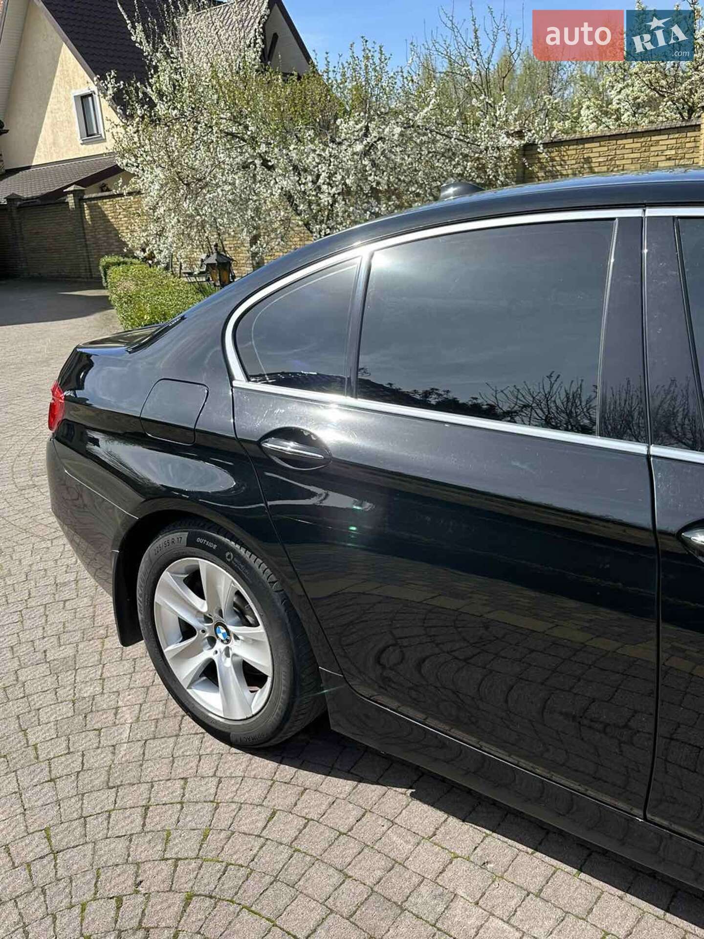 BMW 5 Series 2013 VIN WBA5C31090D043271 фото оголошення 2 з 19