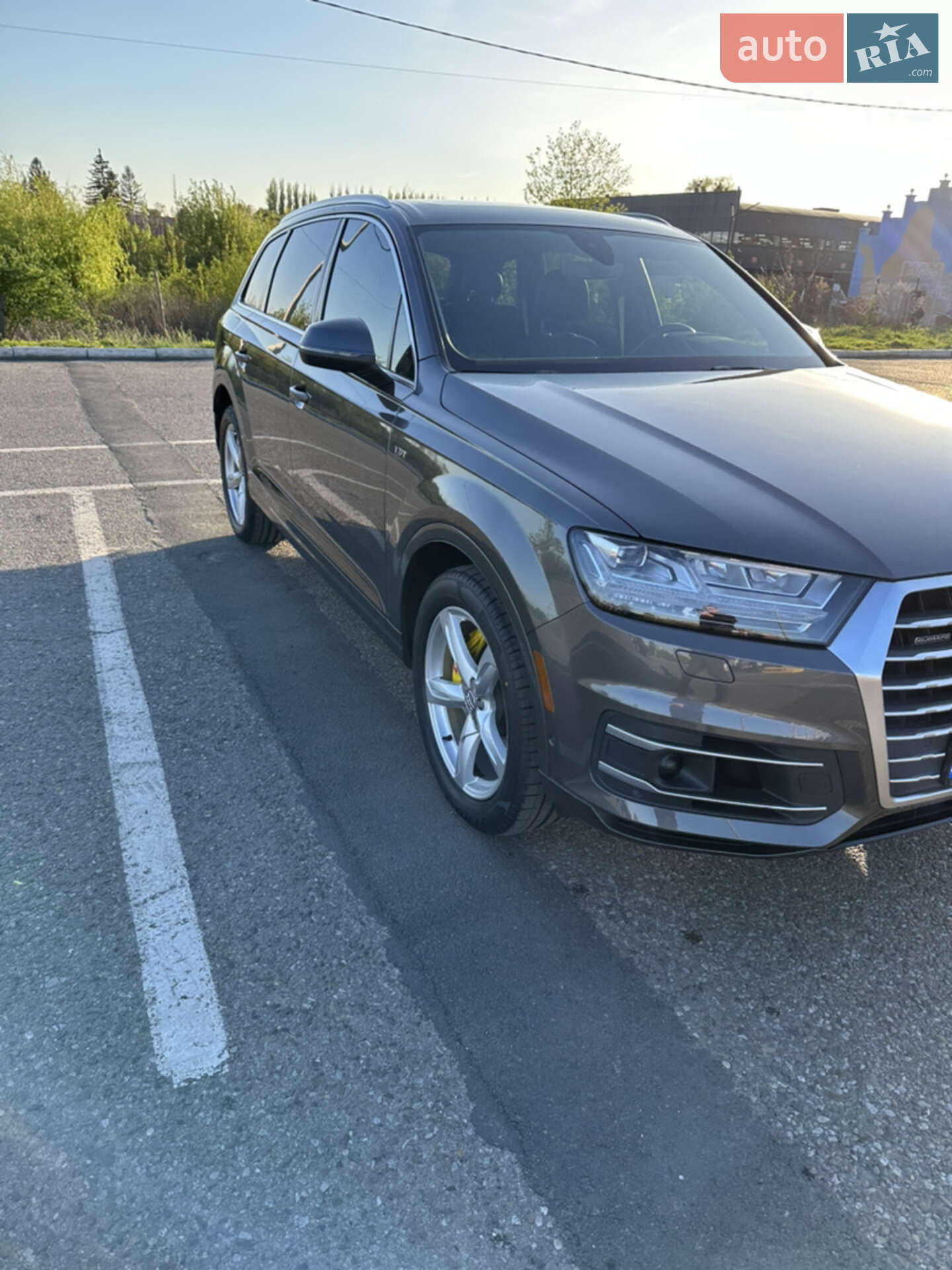 Audi Q7 2019 VIN WA1LAAF70KD040184 фото оголошення 5 з 22