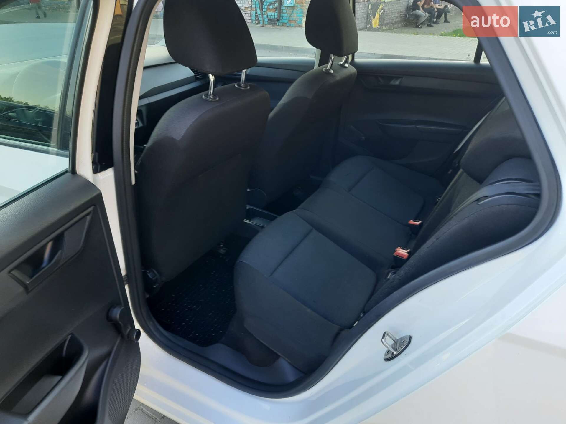 Skoda Fabia 2016 VIN TMBEB6NJ4GZ181968 фото оголошення 11 з 20