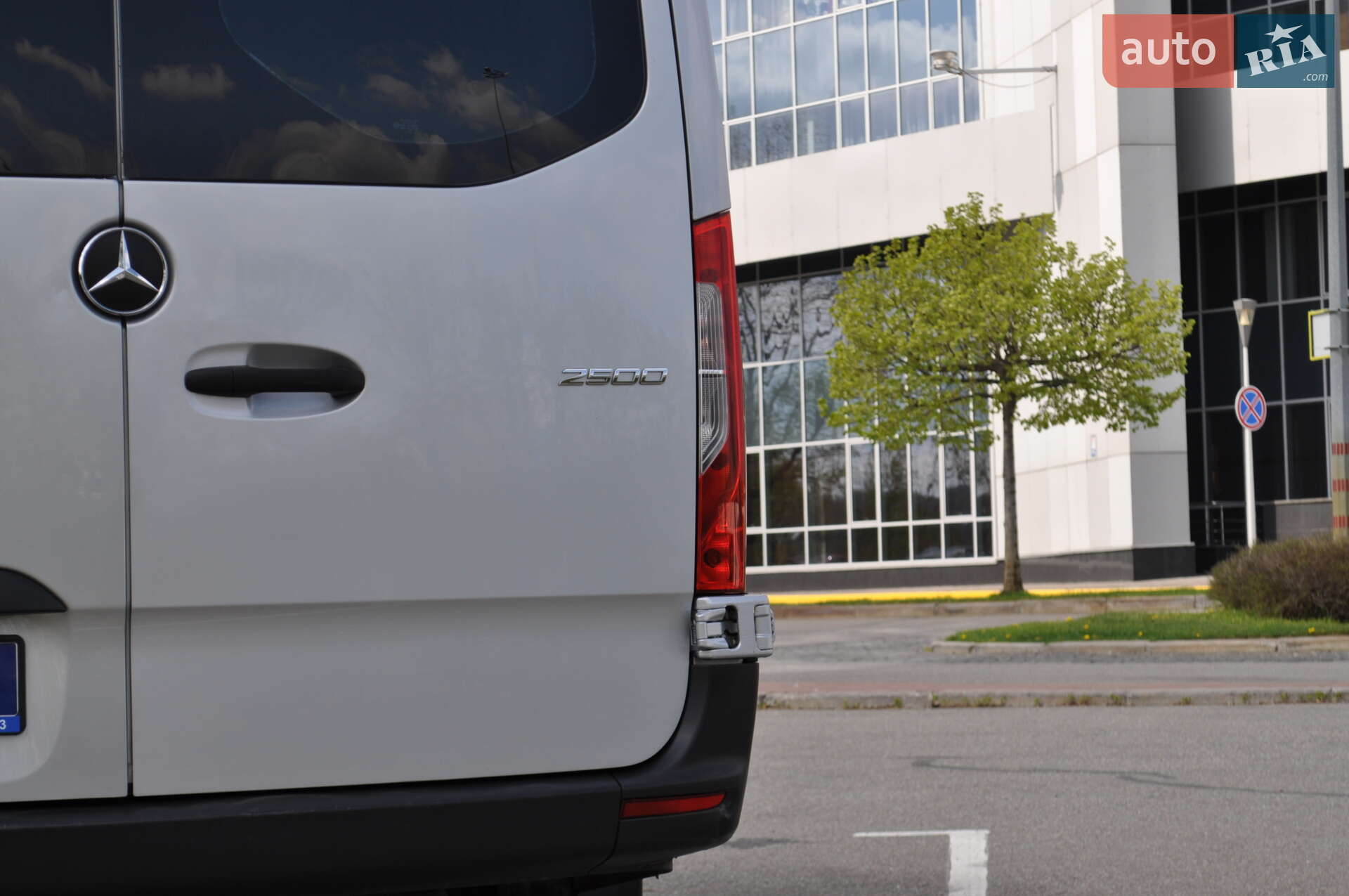 Mercedes-Benz Sprinter 2019 VIN WD4PF0CD5KP188493 фото оголошення 21 з 108