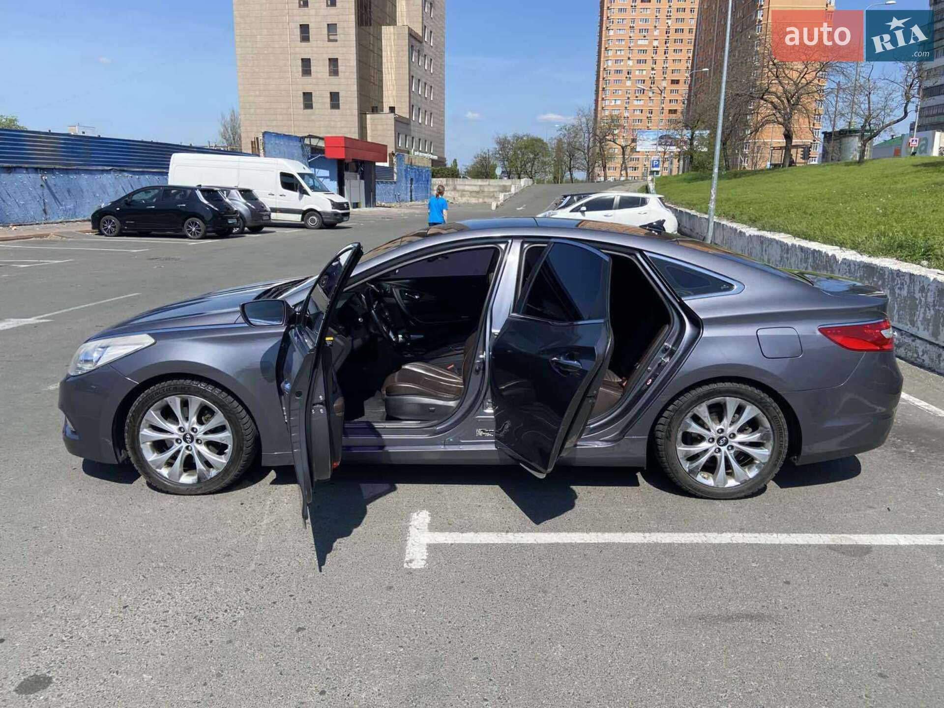 Hyundai Grandeur 2012 VIN KMHFH41NBCA144075 фото оголошення 3 з 28