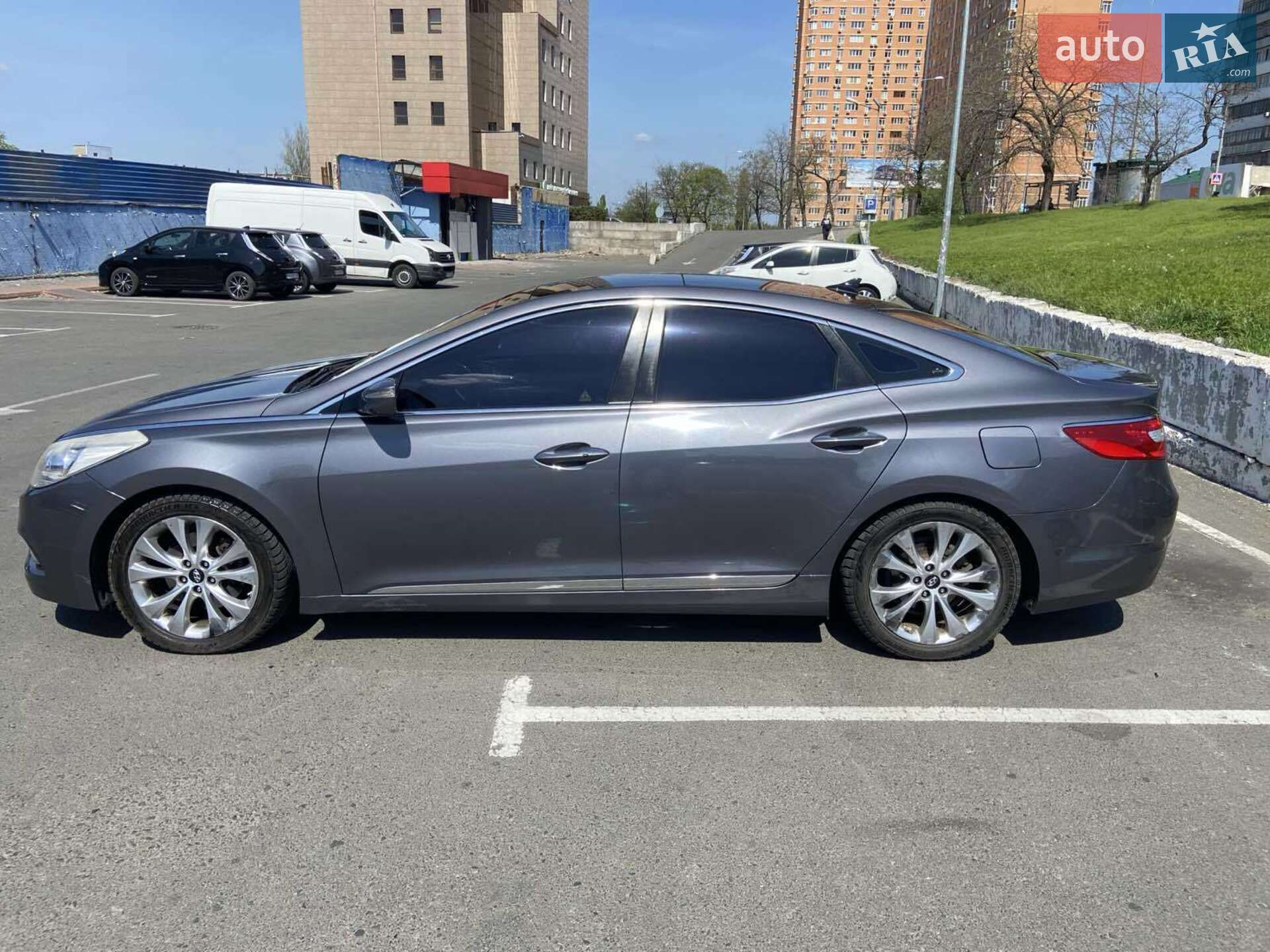 Hyundai Grandeur 2012 VIN KMHFH41NBCA144075 фото оголошення 8 з 28