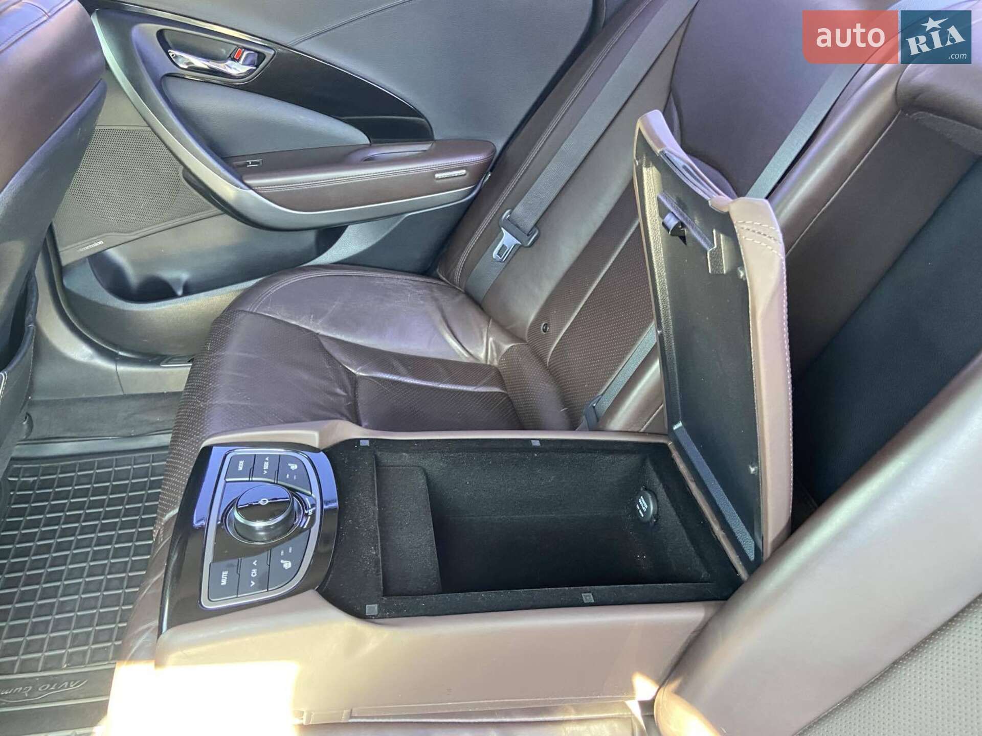 Hyundai Grandeur 2012 VIN KMHFH41NBCA144075 фото оголошення 20 з 28