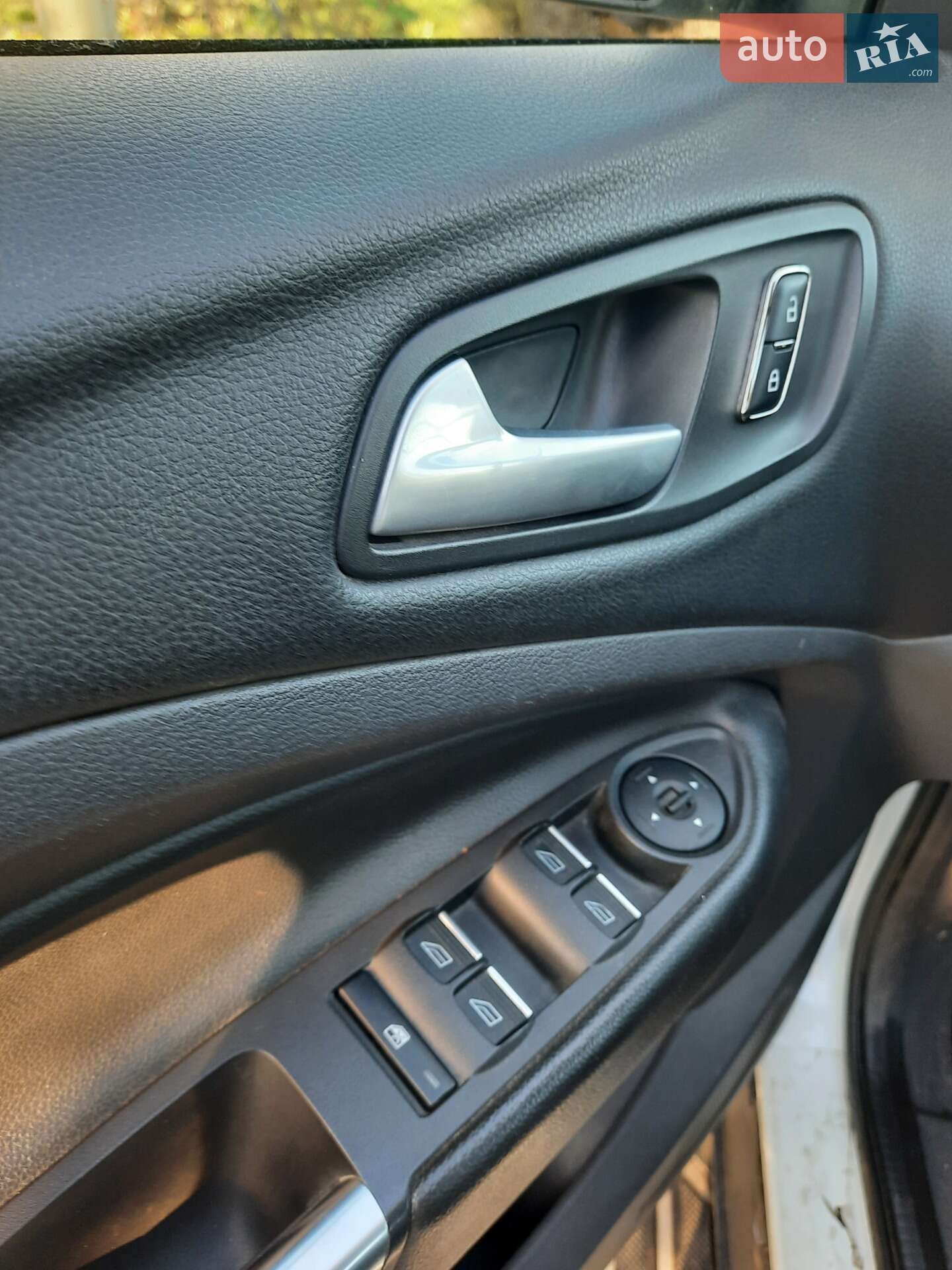 Ford Kuga 2015 VIN WF0AXXWPMAFD64847 фото оголошення 28 з 54