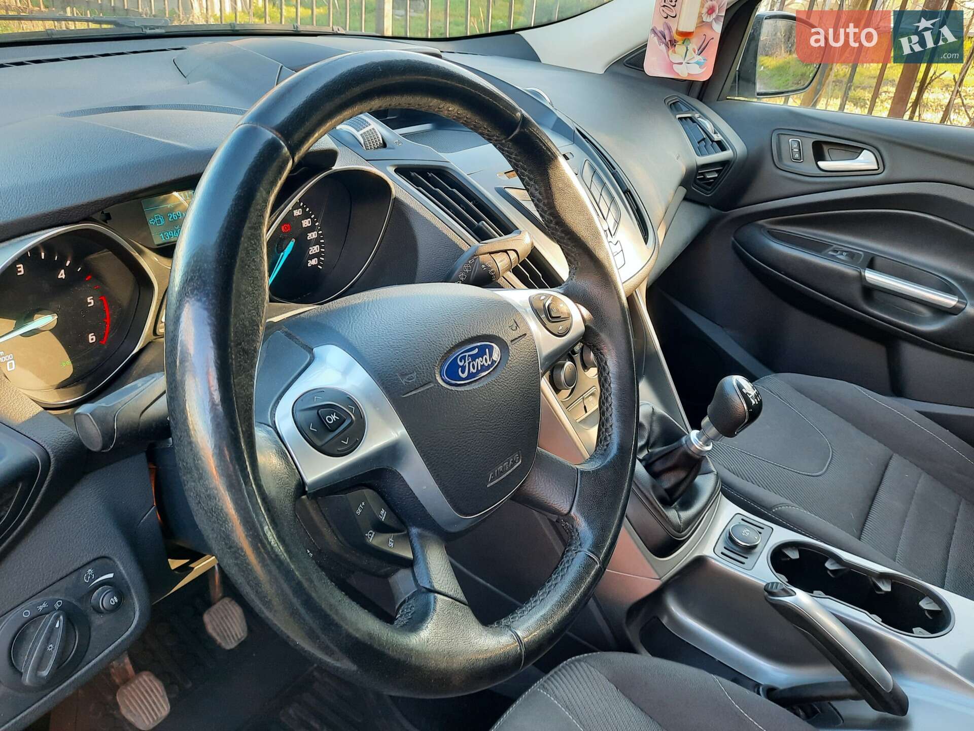 Ford Kuga 2015 VIN WF0AXXWPMAFD64847 фото оголошення 39 з 54