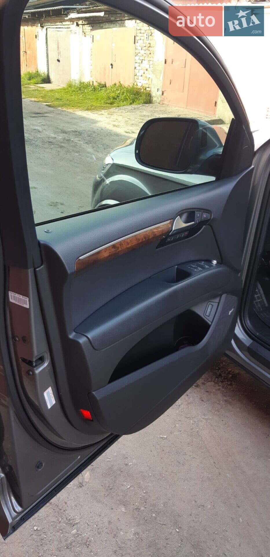 Audi Q7 2013 VIN WA1LGAFE0DD012854 фото оголошення 26 з 31