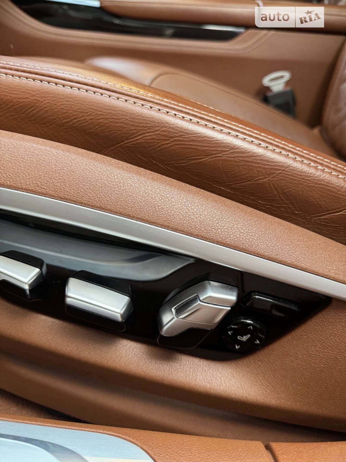 BMW 7 Series 2017 VIN WBA7F21020G781843 фото оголошення 3 з 24