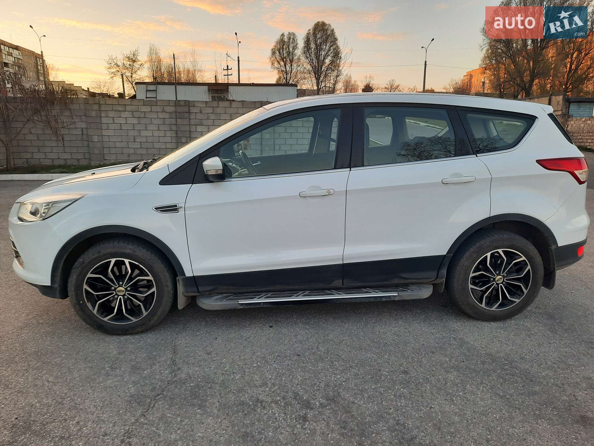 Ford Kuga 2015 VIN WF0AXXWPMAFD64847 фото оголошення 4 з 54