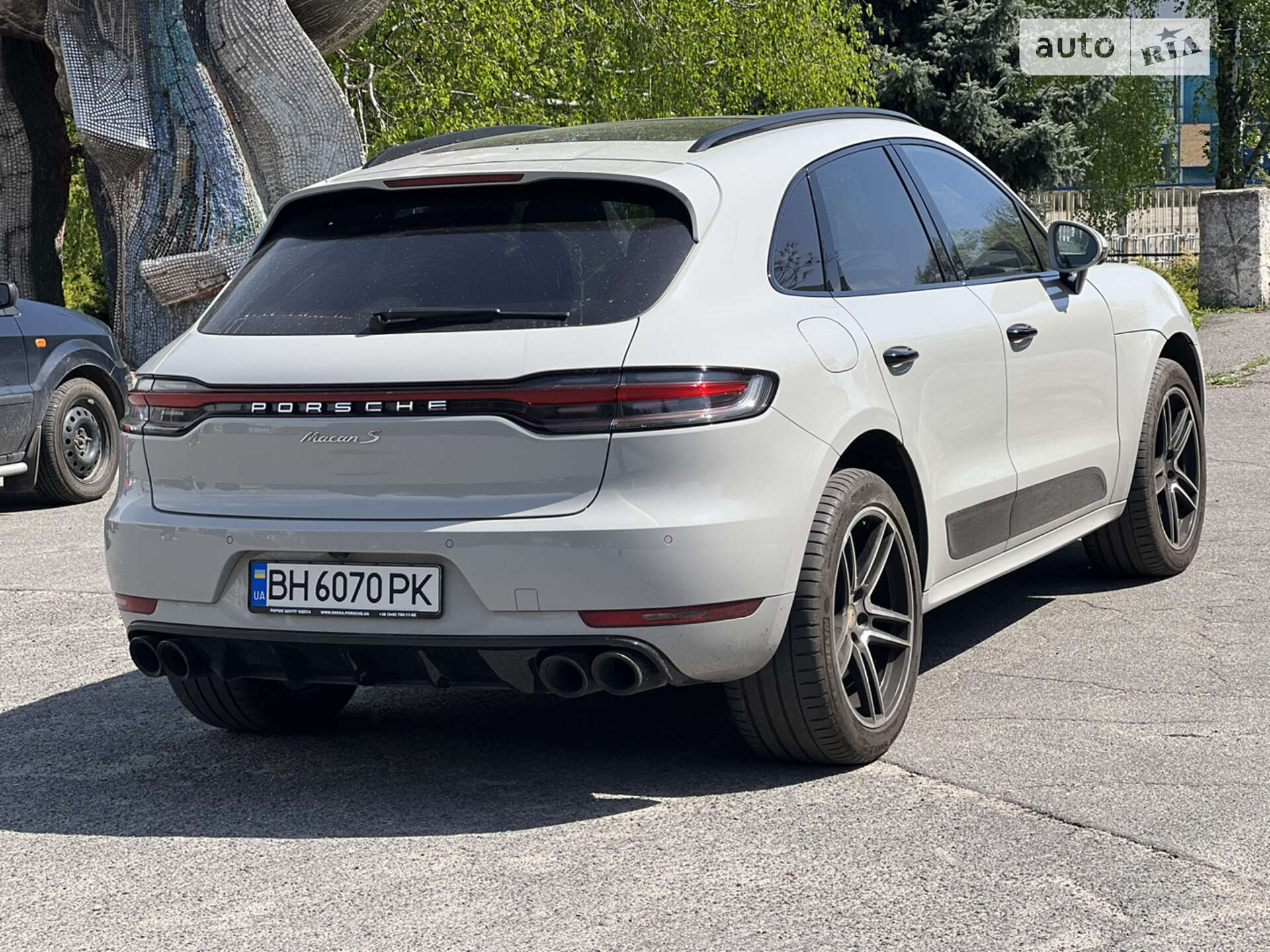 Porsche Macan 2019 VIN WP1ZZZ95ZKLB27642 фото оголошення 4 з 23