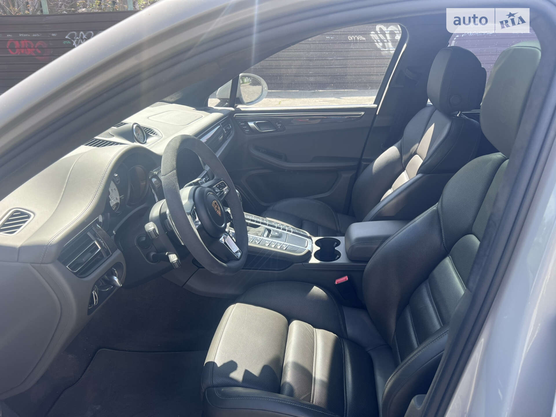 Porsche Macan 2019 VIN WP1ZZZ95ZKLB27642 фото оголошення 5 з 23