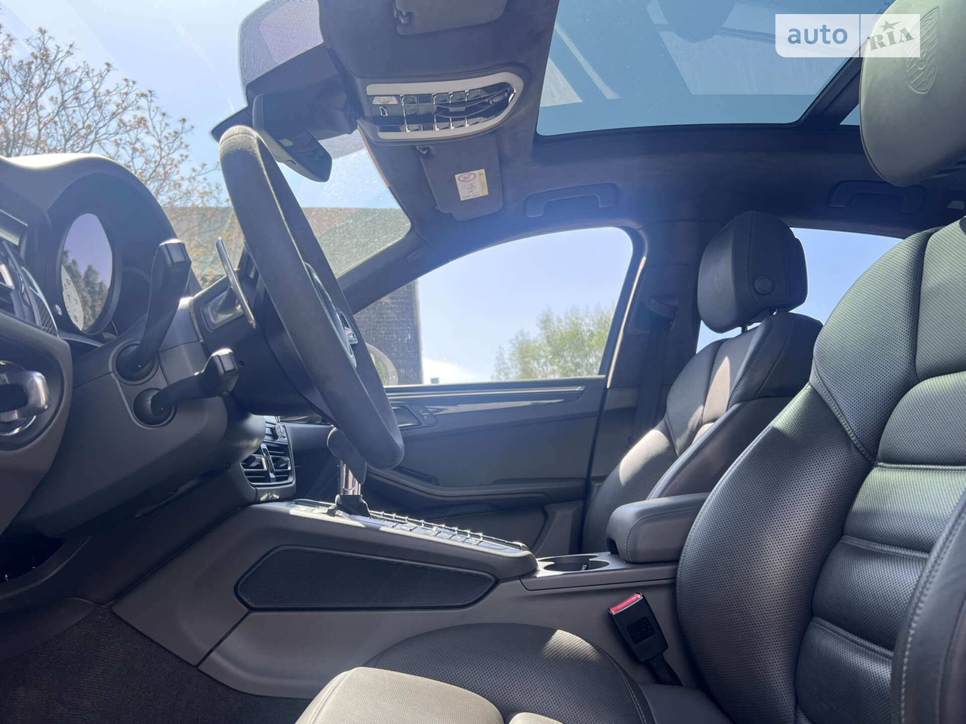 Porsche Macan 2019 VIN WP1ZZZ95ZKLB27642 фото оголошення 6 з 23