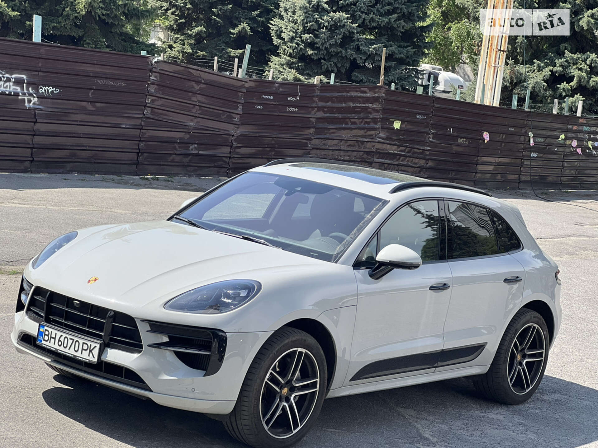 Porsche Macan 2019 VIN WP1ZZZ95ZKLB27642 фото оголошення 9 з 23