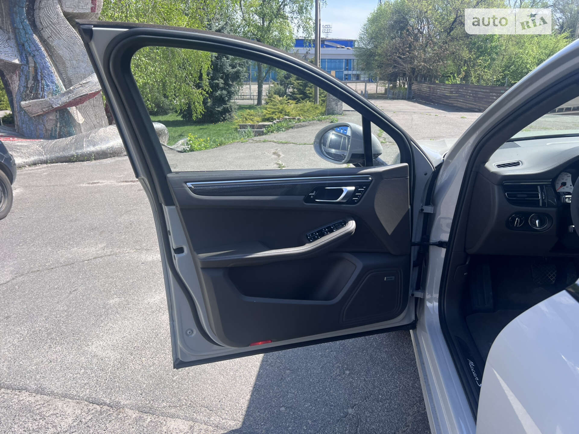 Porsche Macan 2019 VIN WP1ZZZ95ZKLB27642 фото оголошення 10 з 23
