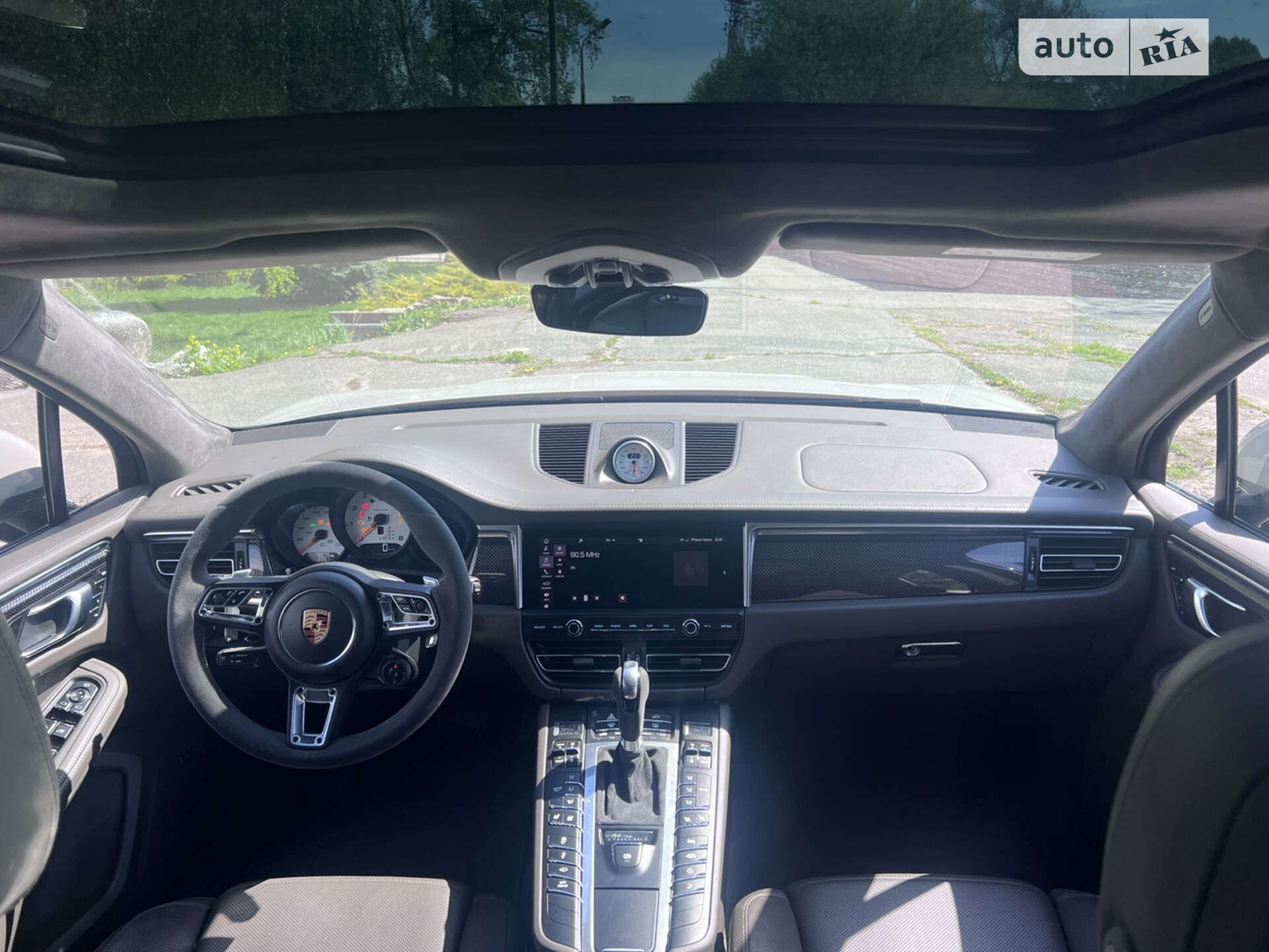 Porsche Macan 2019 VIN WP1ZZZ95ZKLB27642 фото оголошення 17 з 23