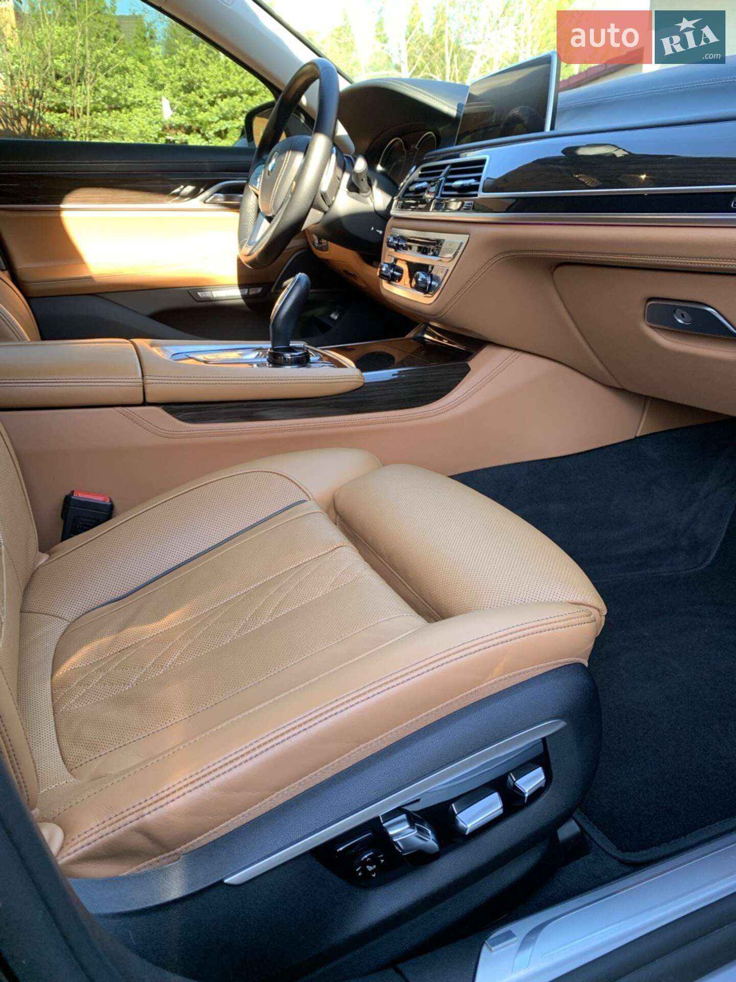 BMW 7 Series 2015 VIN WBA7F2C54GG417393 фото оголошення 9 з 19
