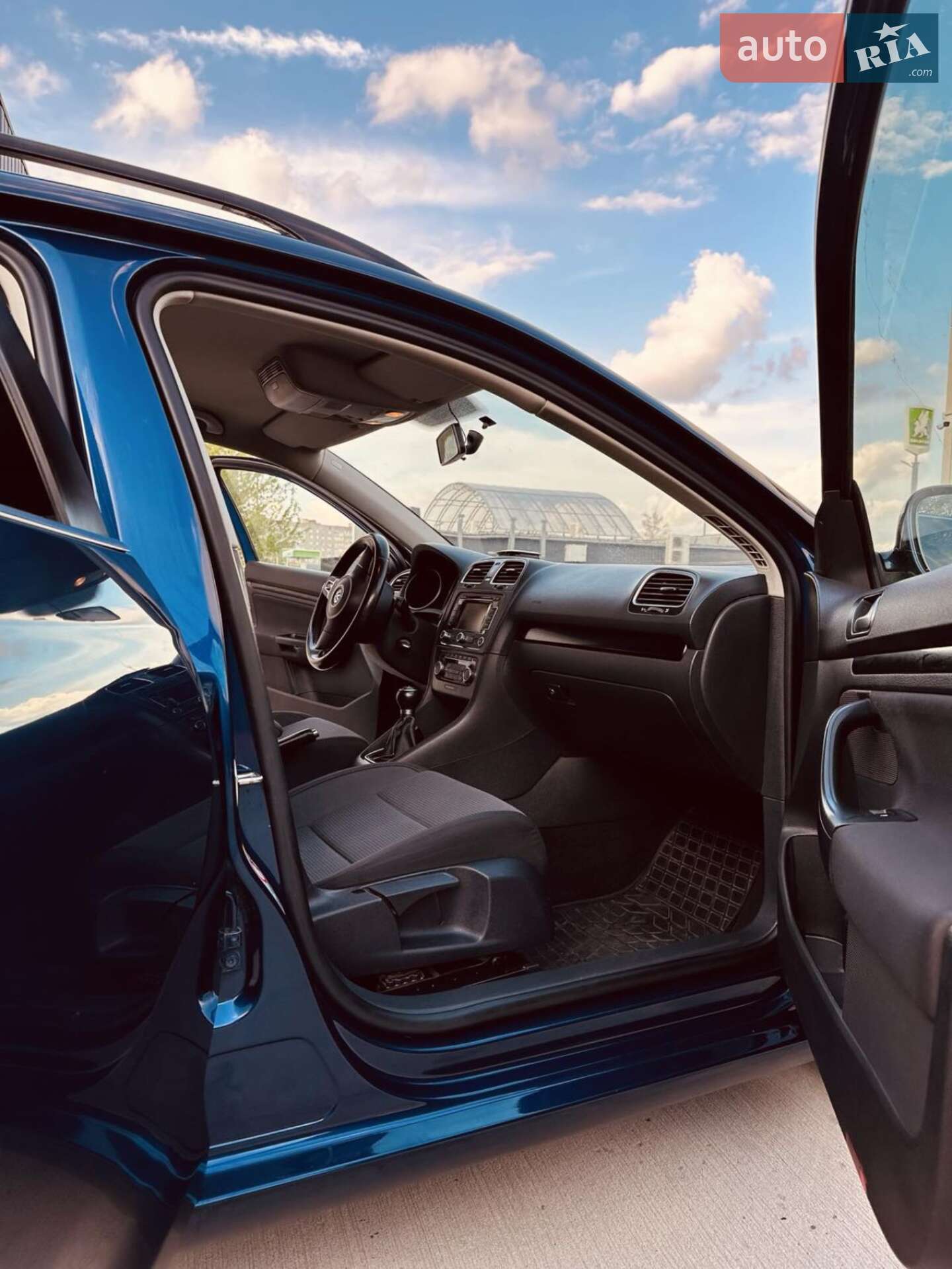 Volkswagen Golf 2010 VIN WVWZZZ1KZBM636174 фото оголошення 4 з 27
