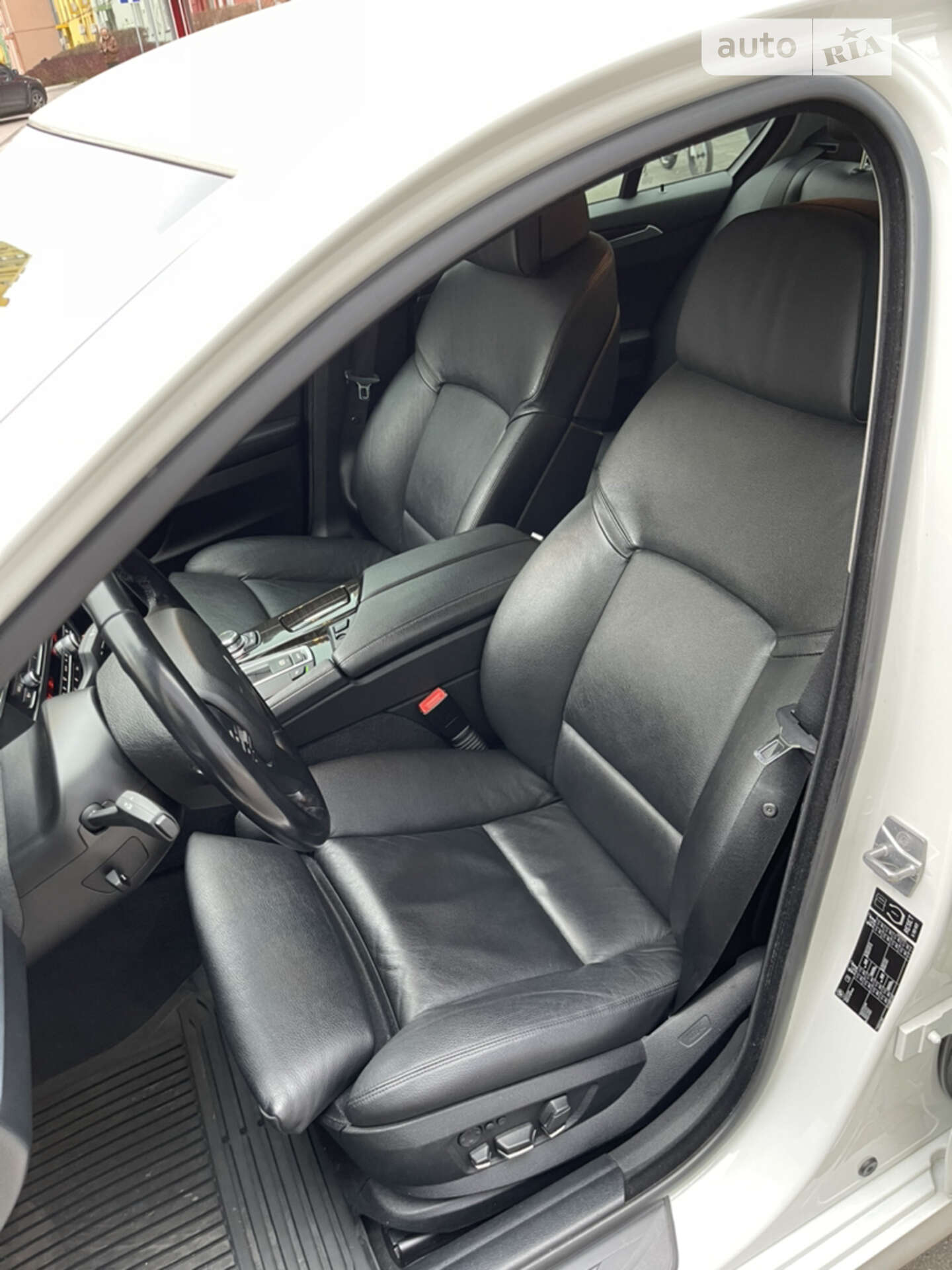 BMW 5 Series 2012 VIN WBAFR110X0C861086 фото оголошення 7 з 10