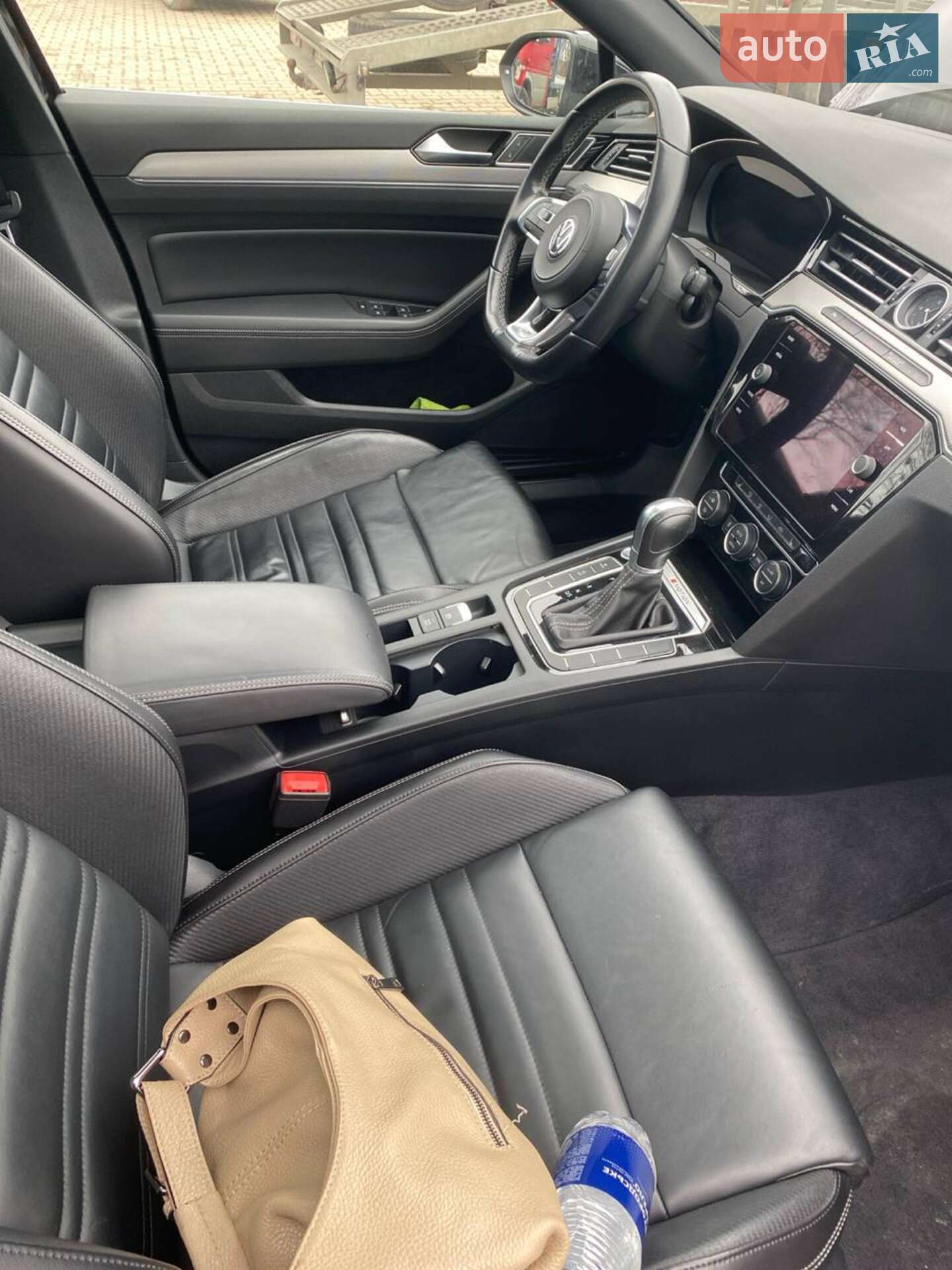 Volkswagen Passat 2018 VIN WVWZZZ3CZJE216908 фото оголошення 2 з 4