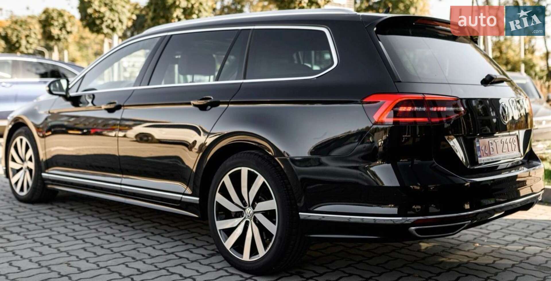 Volkswagen Passat 2018 VIN WVWZZZ3CZJE216908 фото оголошення 3 з 4