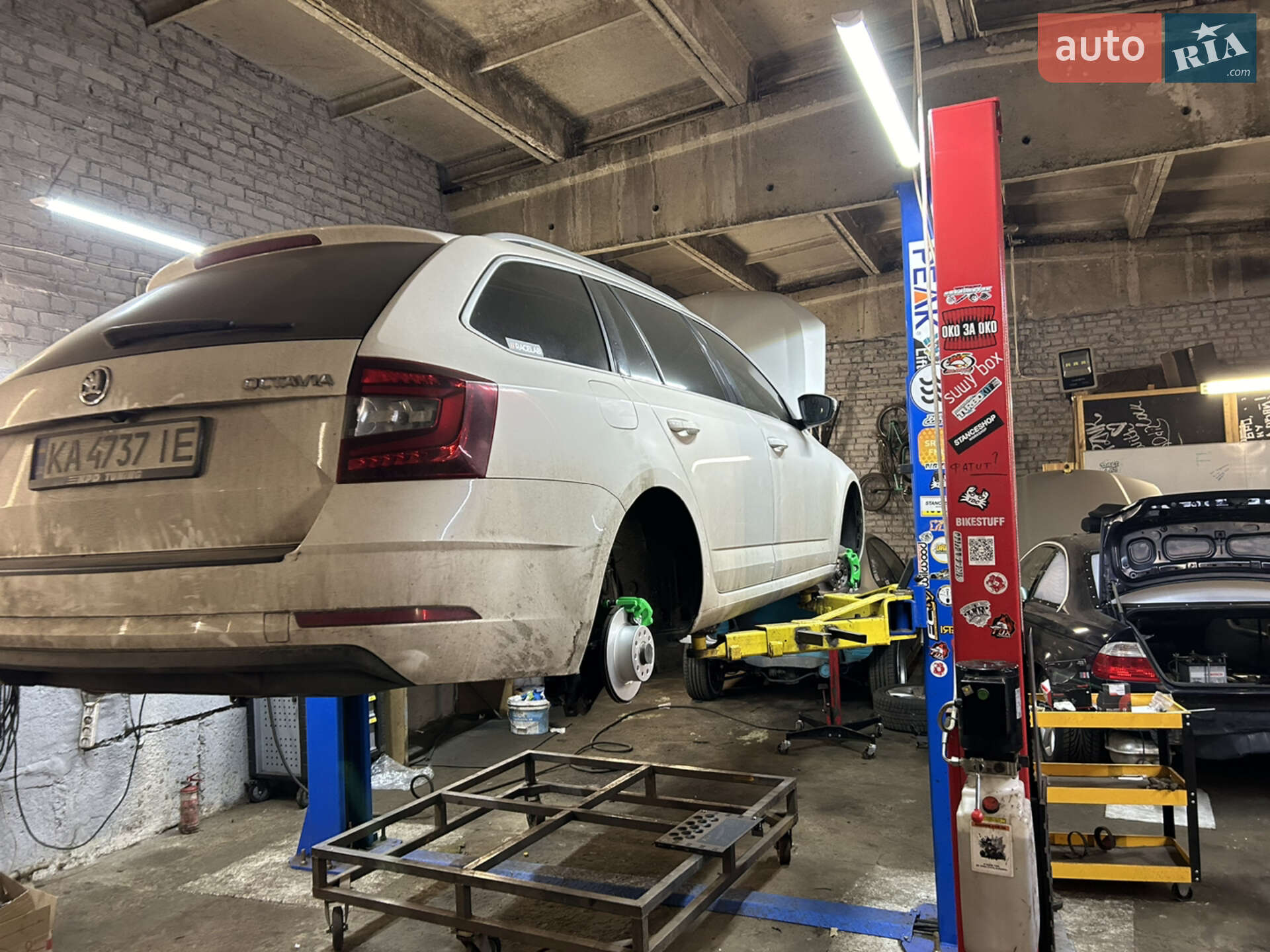 Skoda Octavia 2018 VIN TMBJJ7NE8J0040679 фото оголошення 2 з 48