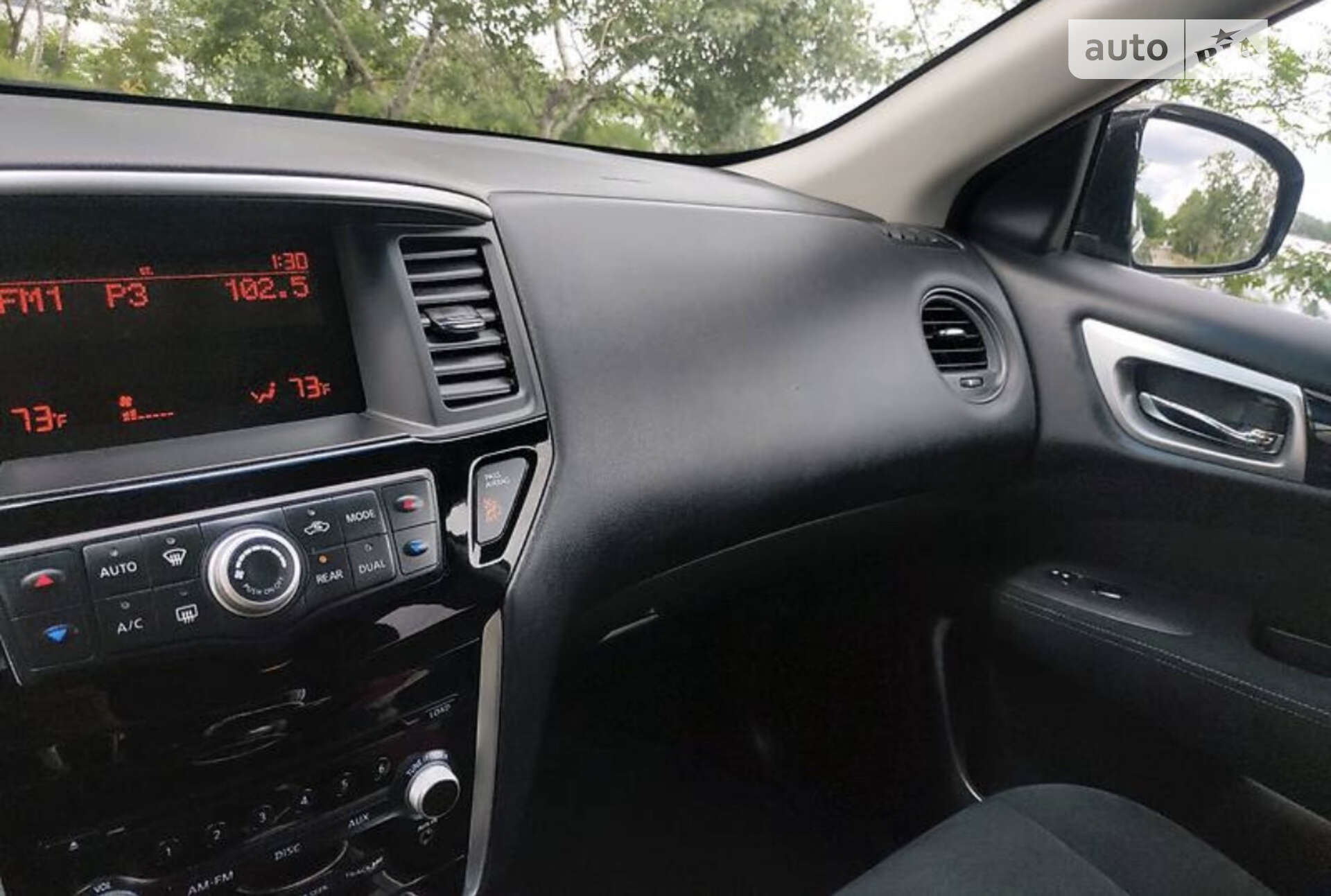 Nissan Pathfinder 2015 VIN 5N1AR2MN2FC677954 фото оголошення 10 з 40