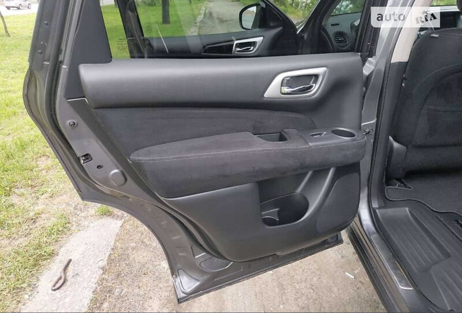 Nissan Pathfinder 2015 VIN 5N1AR2MN2FC677954 фото оголошення 15 з 40