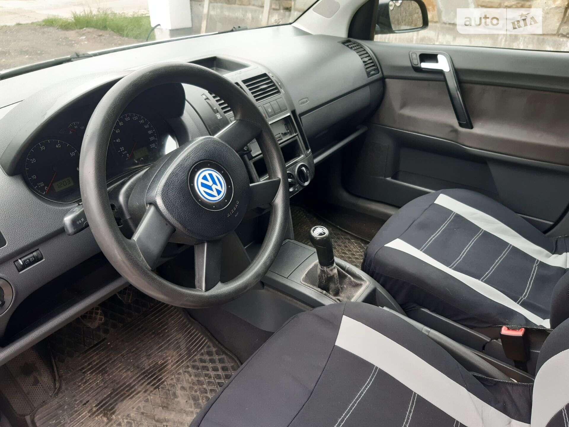Volkswagen Polo 2002 VIN WVWZZZ9NZ2Y056184 фото оголошення 6 з 10