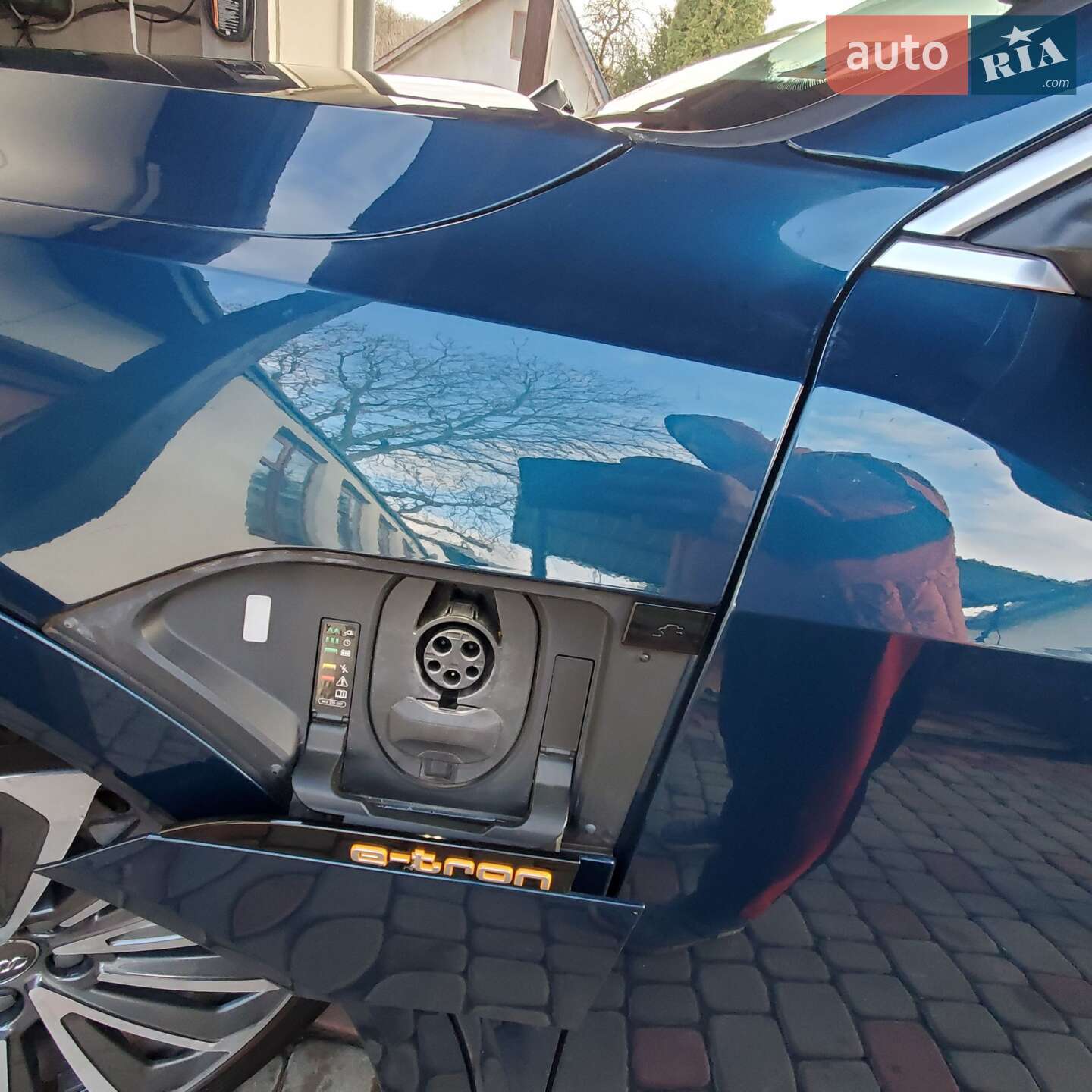 Audi e-tron 2019 VIN WA1VAAGE2KB025011 фото оголошення 100 з 150