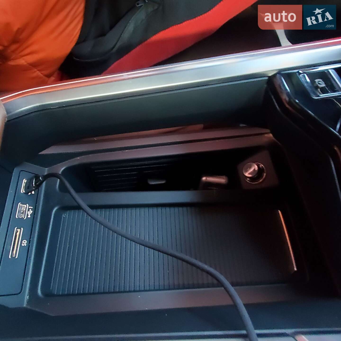 Audi e-tron 2019 VIN WA1VAAGE2KB025011 фото оголошення 102 з 150