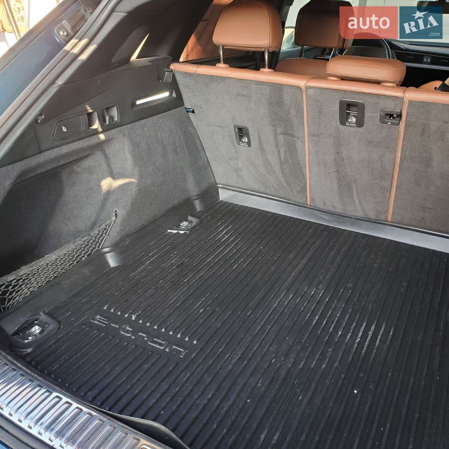 Audi e-tron 2019 VIN WA1VAAGE2KB025011 фото оголошення 114 з 150