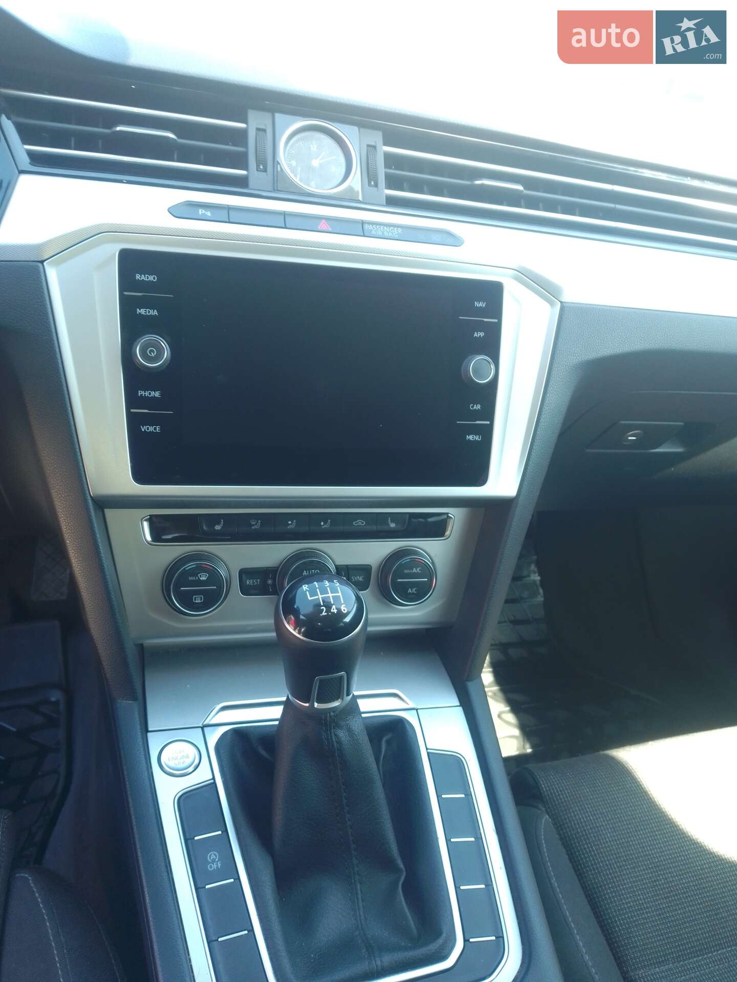 Volkswagen Passat 2017 VIN WVWZZZ3CZJE040155 фото оголошення 14 з 26