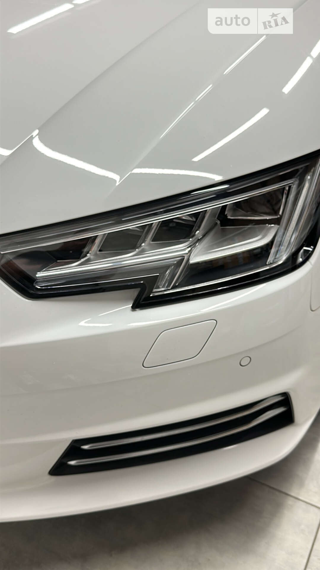 Audi A4 2017 VIN WAUZZZF49JA079107 фото оголошення 8 з 12