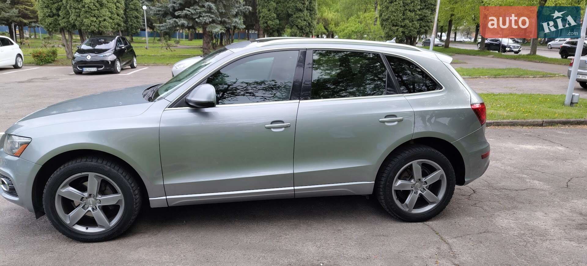 Audi Q5 2011 VIN WA1LFAFP3BA102258 фото оголошення 5 з 16