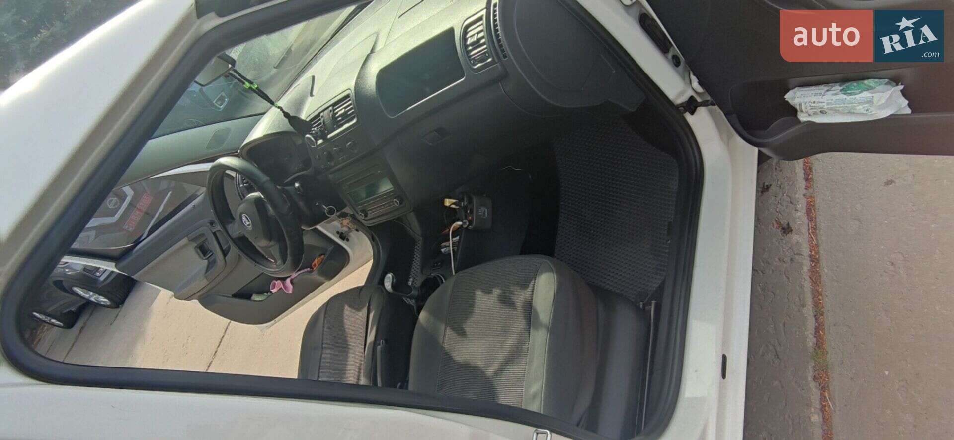 Skoda Roomster 2014 VIN TMBNK25J0E5036066 фото оголошення 3 з 10