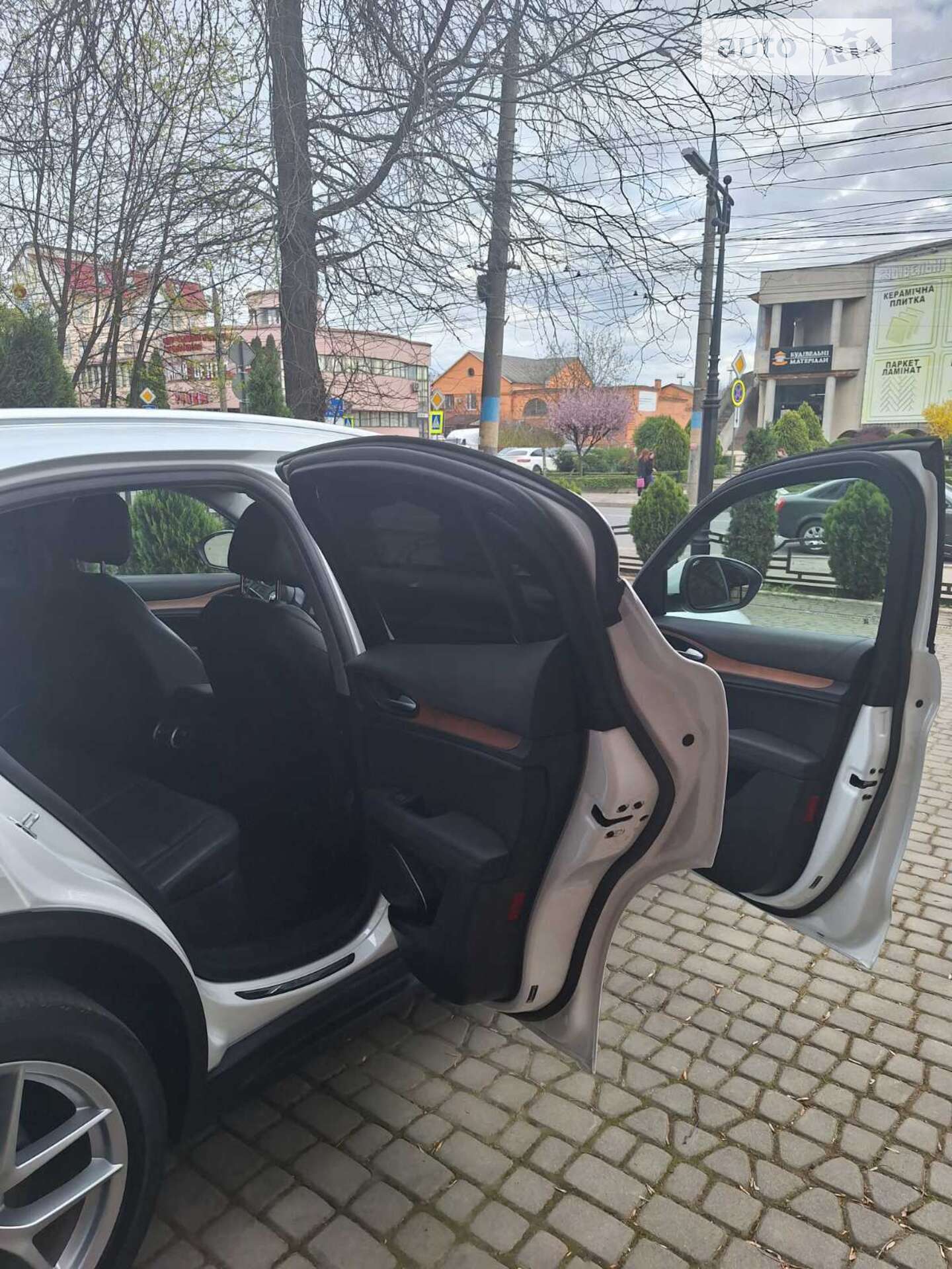 Alfa Romeo Stelvio 2018 VIN ZASPAKBN4K7C38841 фото оголошення 2 з 39