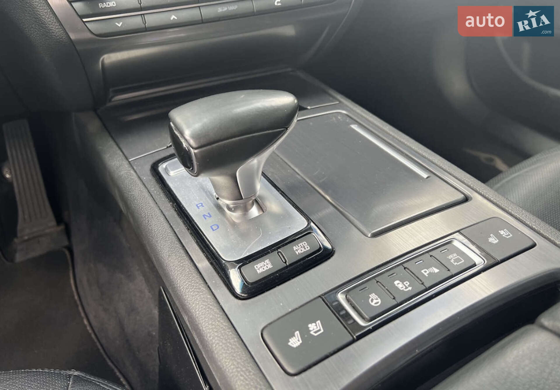 Hyundai Genesis 2017 VIN KMHGN411DHU232690 фото оголошення 6 з 24