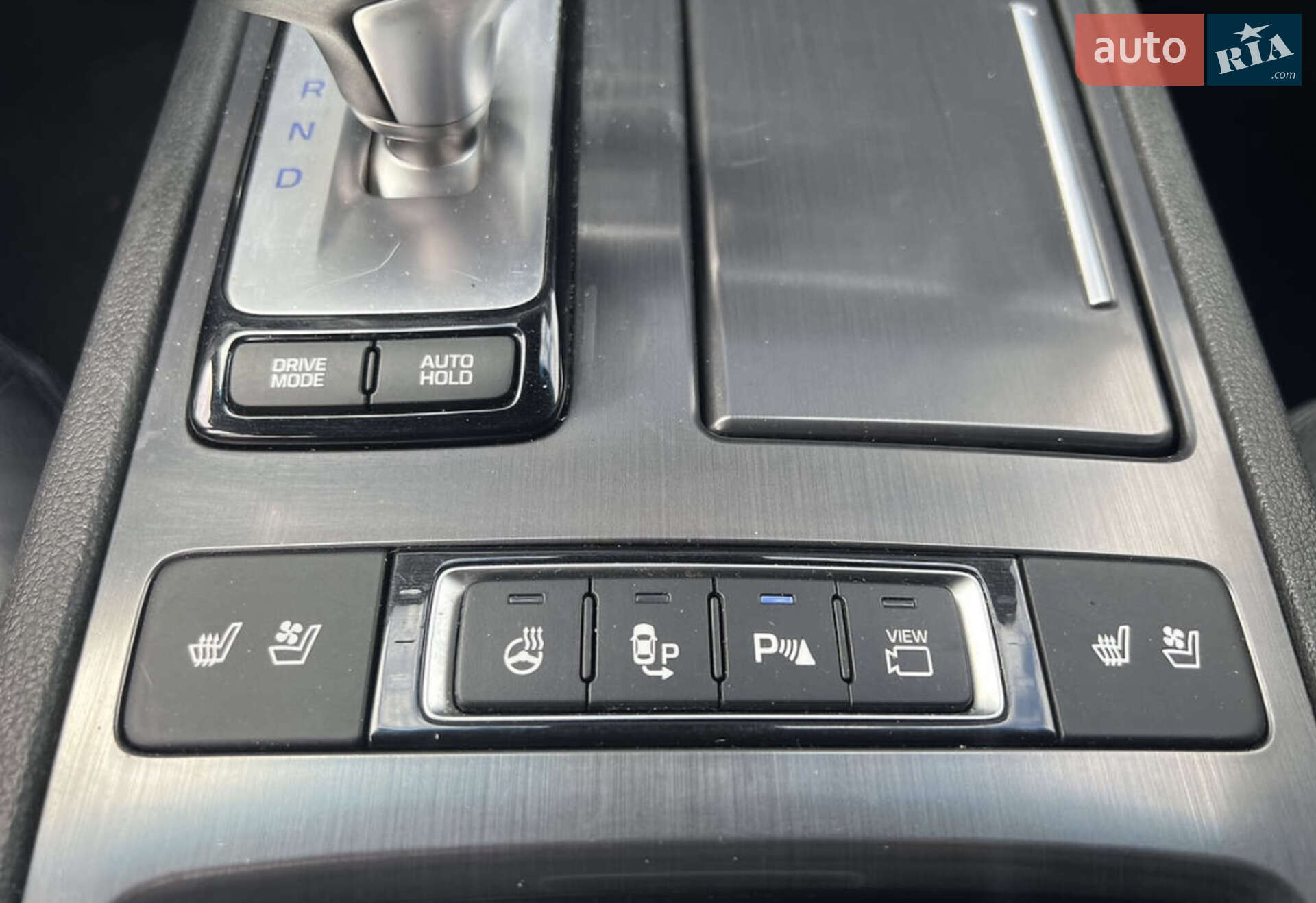 Hyundai Genesis 2017 VIN KMHGN411DHU232690 фото оголошення 9 з 24