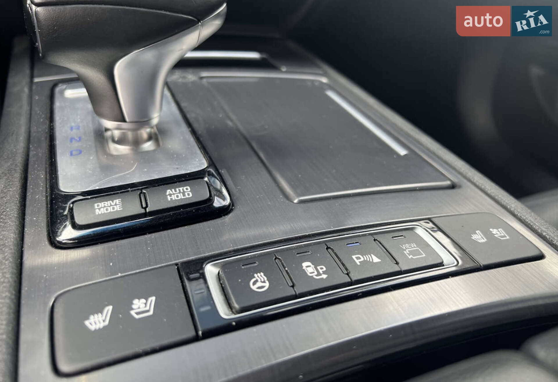 Hyundai Genesis 2017 VIN KMHGN411DHU232690 фото оголошення 11 з 24