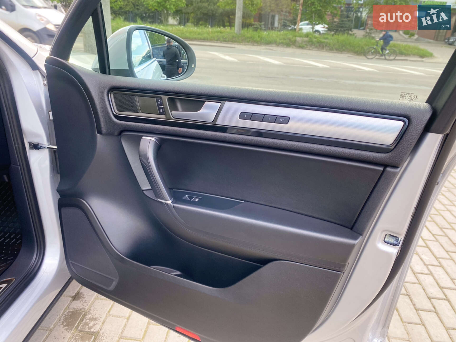 Volkswagen Touareg 2012 VIN WVGZZZ7PZCD057859 фото оголошення 37 з 56
