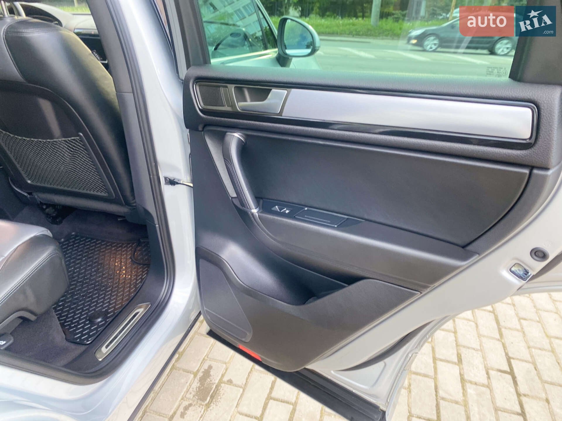 Volkswagen Touareg 2012 VIN WVGZZZ7PZCD057859 фото оголошення 41 з 56