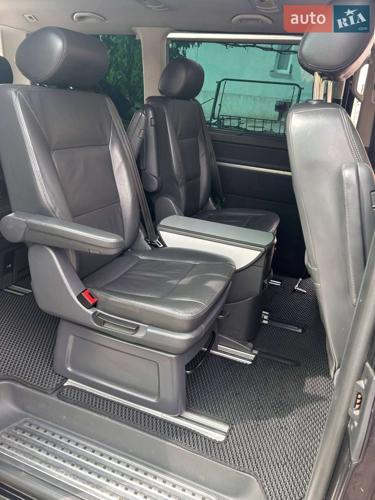 Volkswagen Multivan 2011 VIN WV2ZZZ7HZCH064157 фото оголошення 13 з 16
