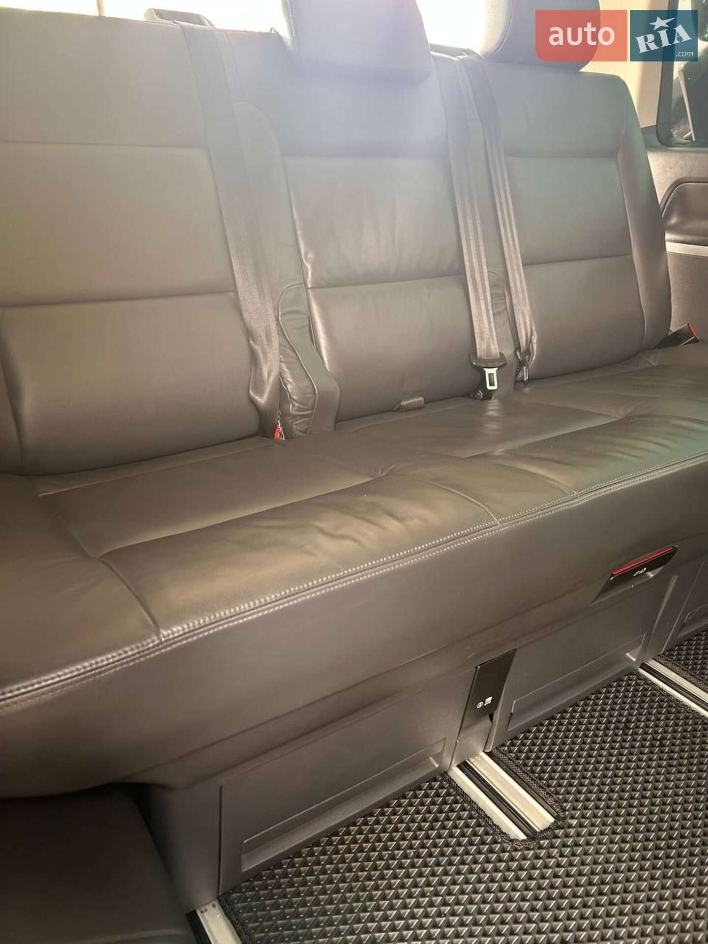 Volkswagen Multivan 2011 VIN WV2ZZZ7HZCH064157 фото оголошення 14 з 16
